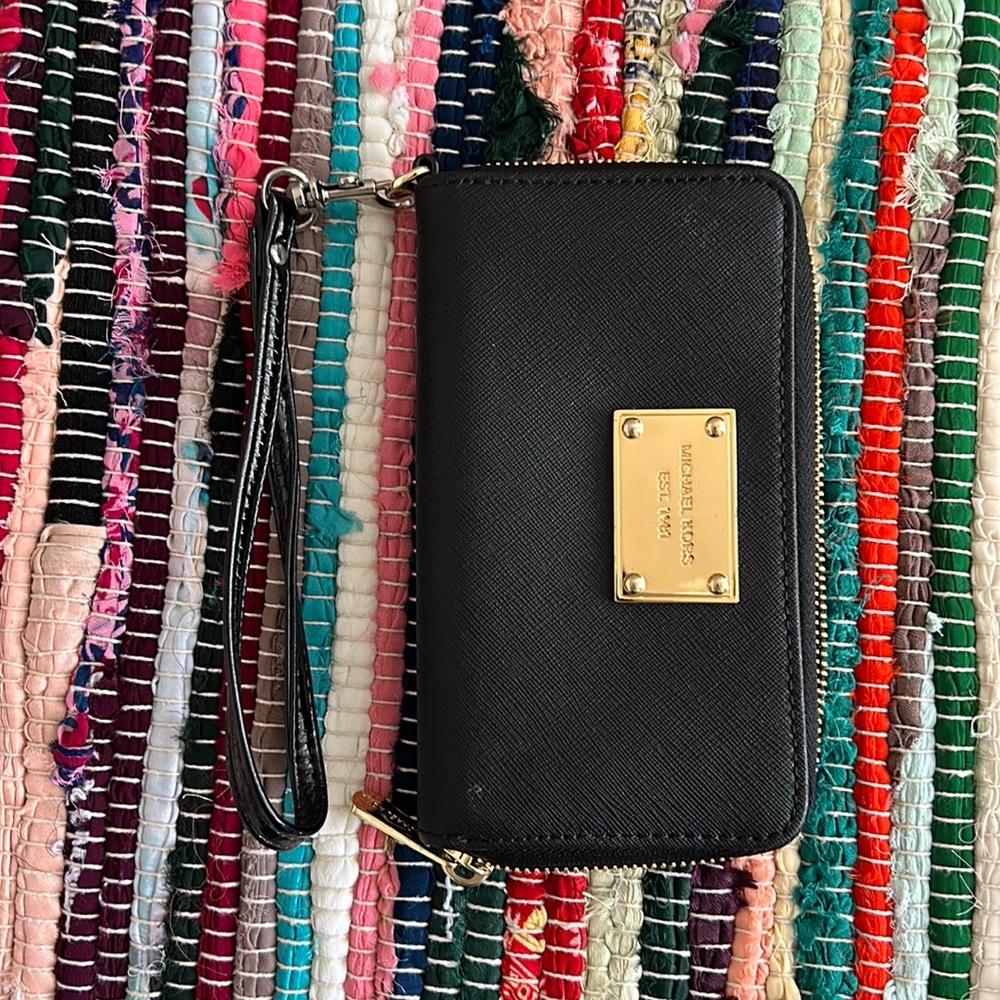 Clutch new black beautiful